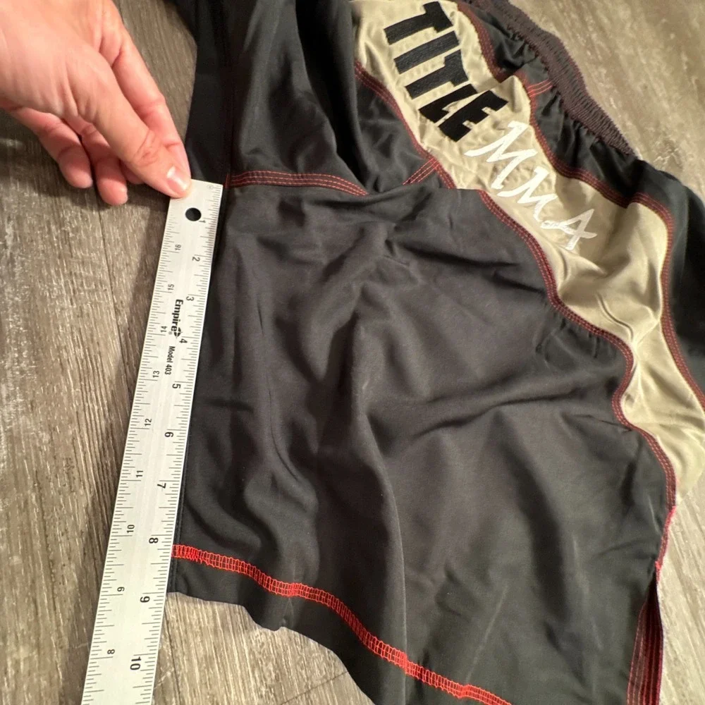TITLE MMA Shorts Mens Large Black Fighting Performance Training Martial Arts